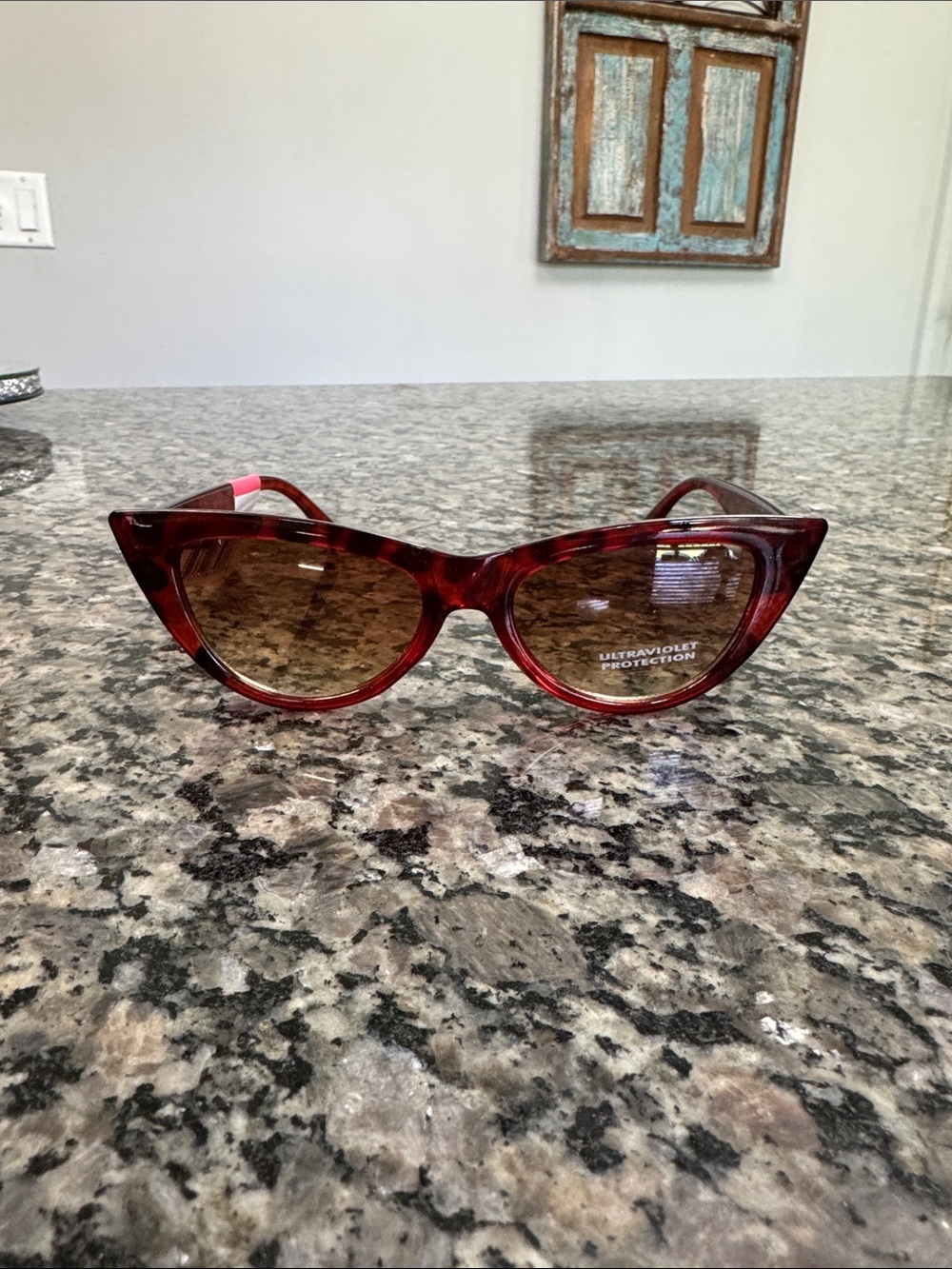 Women's Red Tortoiseshell Cat-Eye Sunglasses - UV Protection